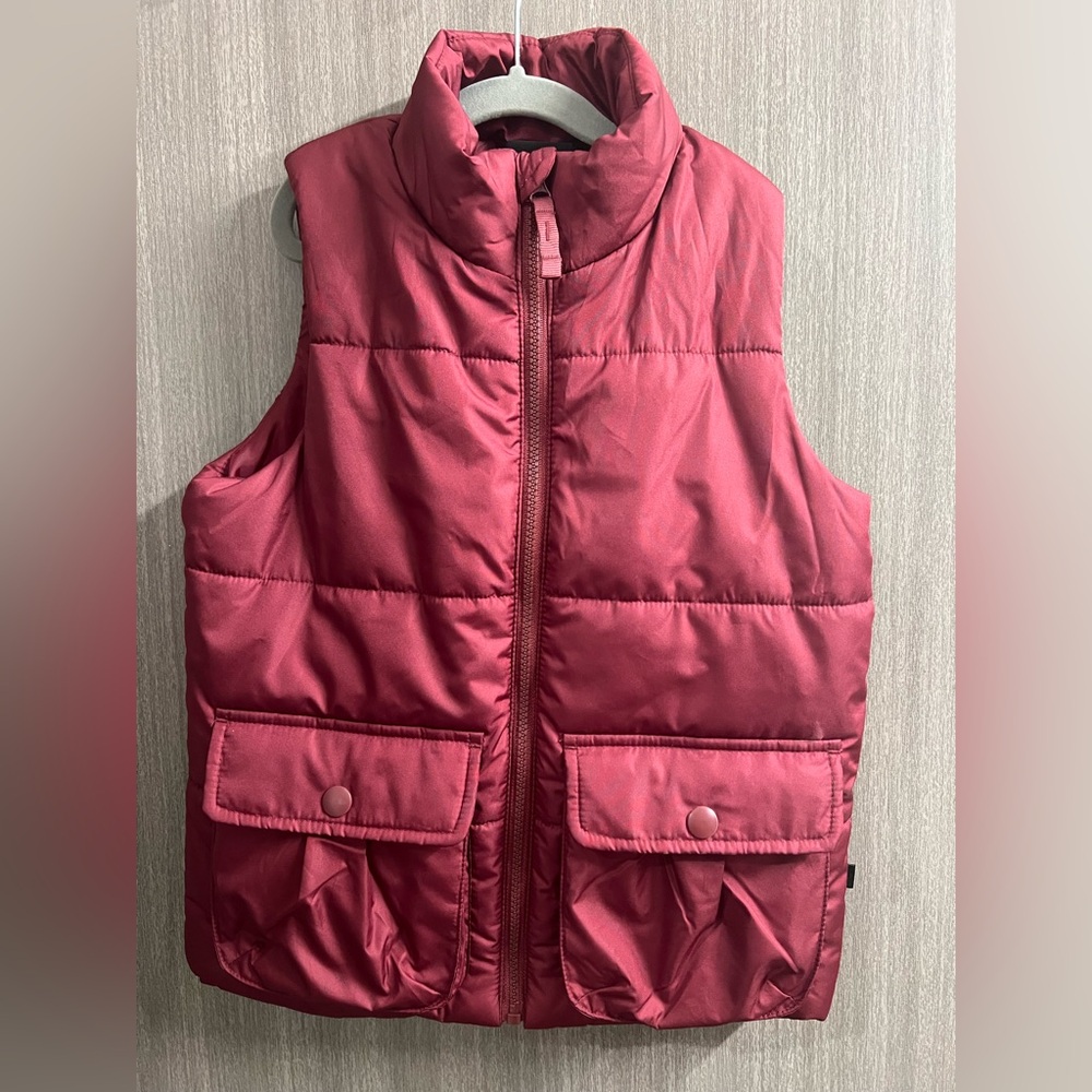 All in Motion Puffer Vest Size Medium 8/10